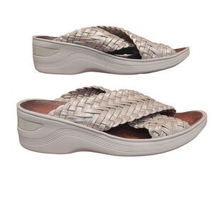 BZees Dainty Platform Sandals